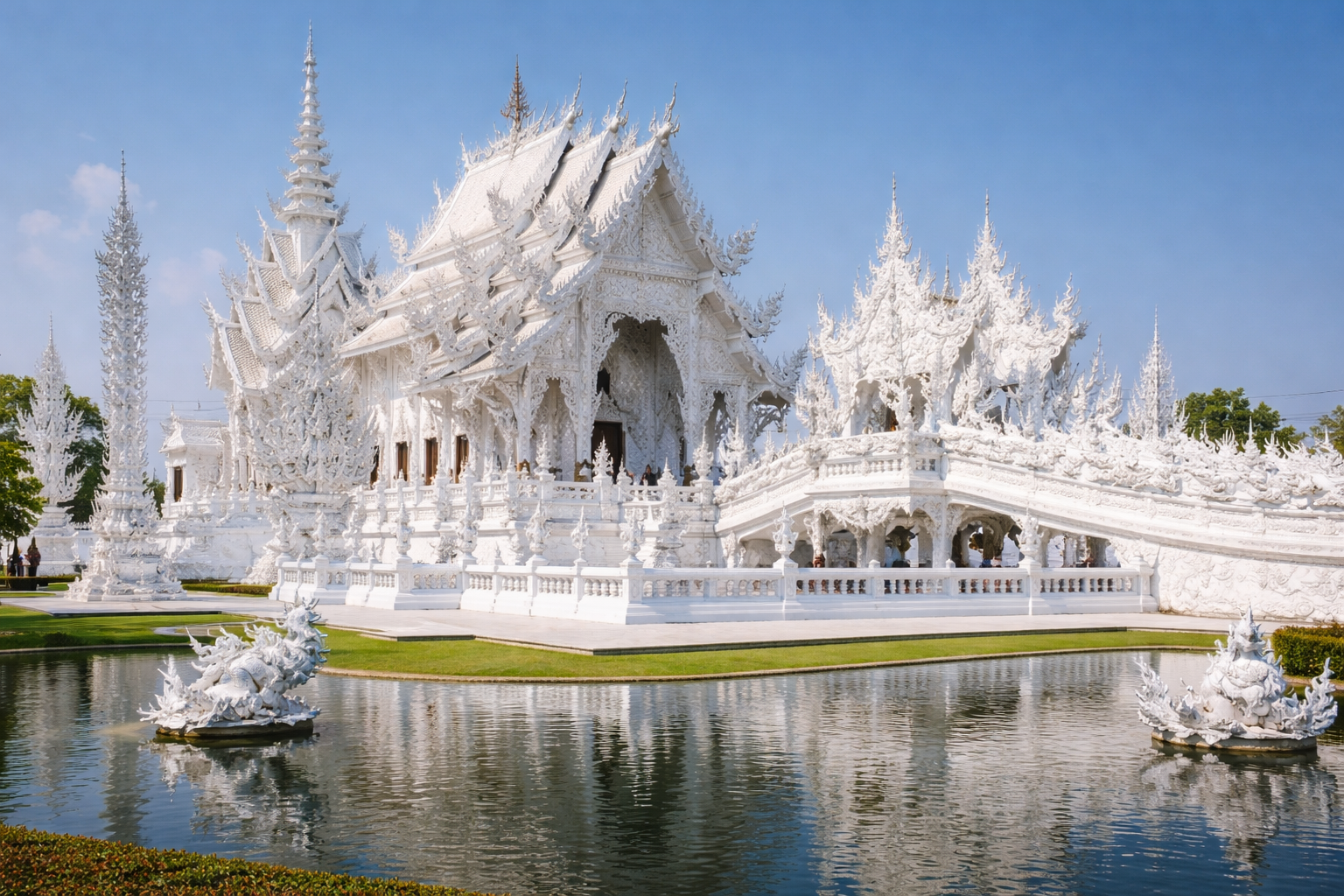 Chiang Rai travel guide: White Temple Wat Rong Khun